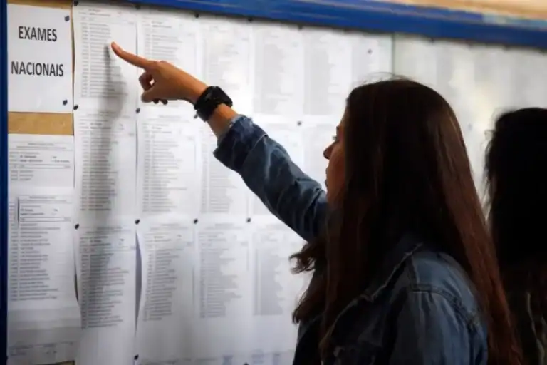 Exames nacionais mantêm regras excecionais antes de novo modelo entrar em vigor&nbsp;