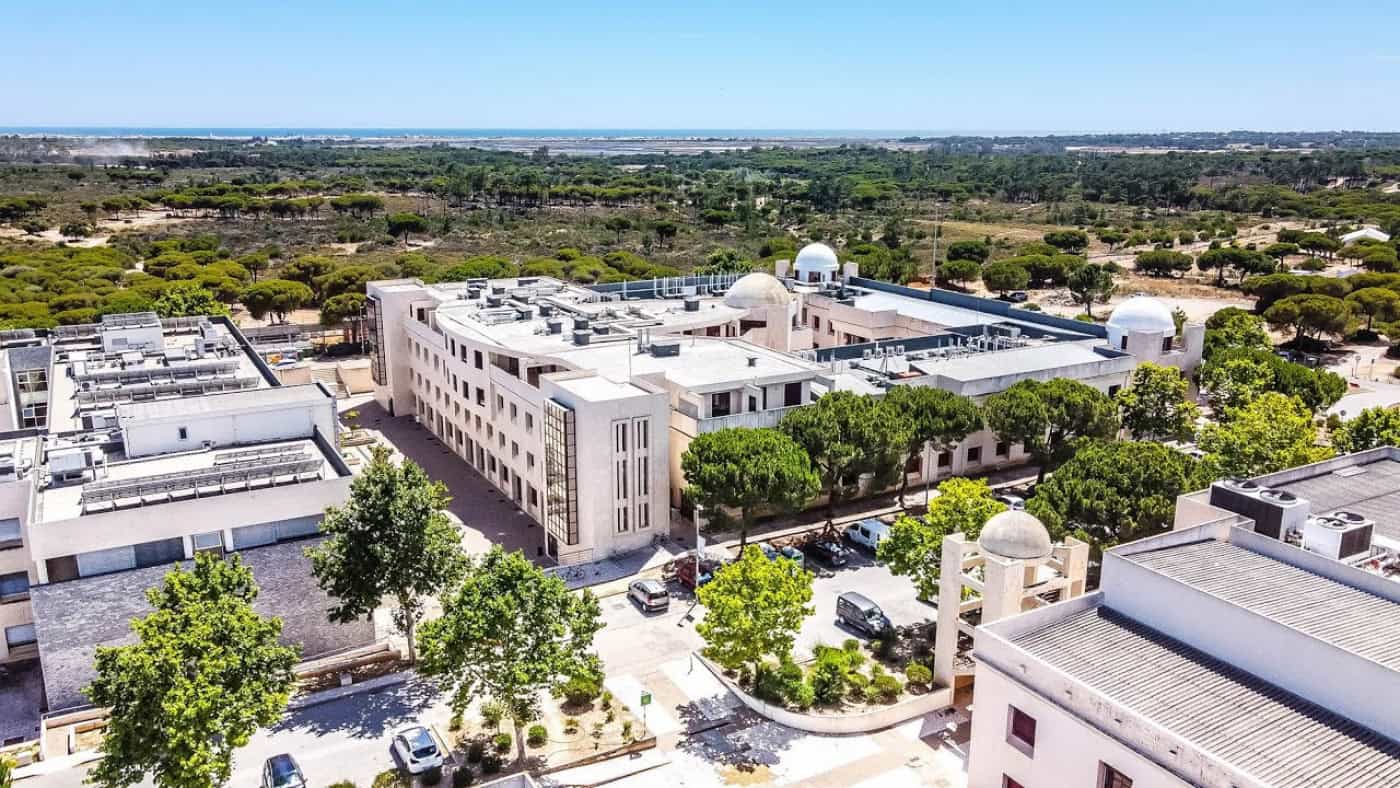 Universidade do Algarve aloca 2% das vagas para candidatos do escalão A