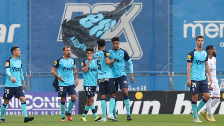 FC Vizela dá a volta ao resultado e aproxima-se do Casa Pia