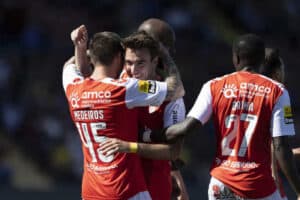 SC Braga vence para lá do Marão e pressiona FC Porto