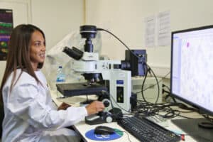 Investigadora da UMinho recebe prémio atribuído pelo governo de Angola