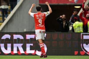 Sporting de Braga vence Estoril Praia e fica a nove pontos do líder Benfica&nbsp;