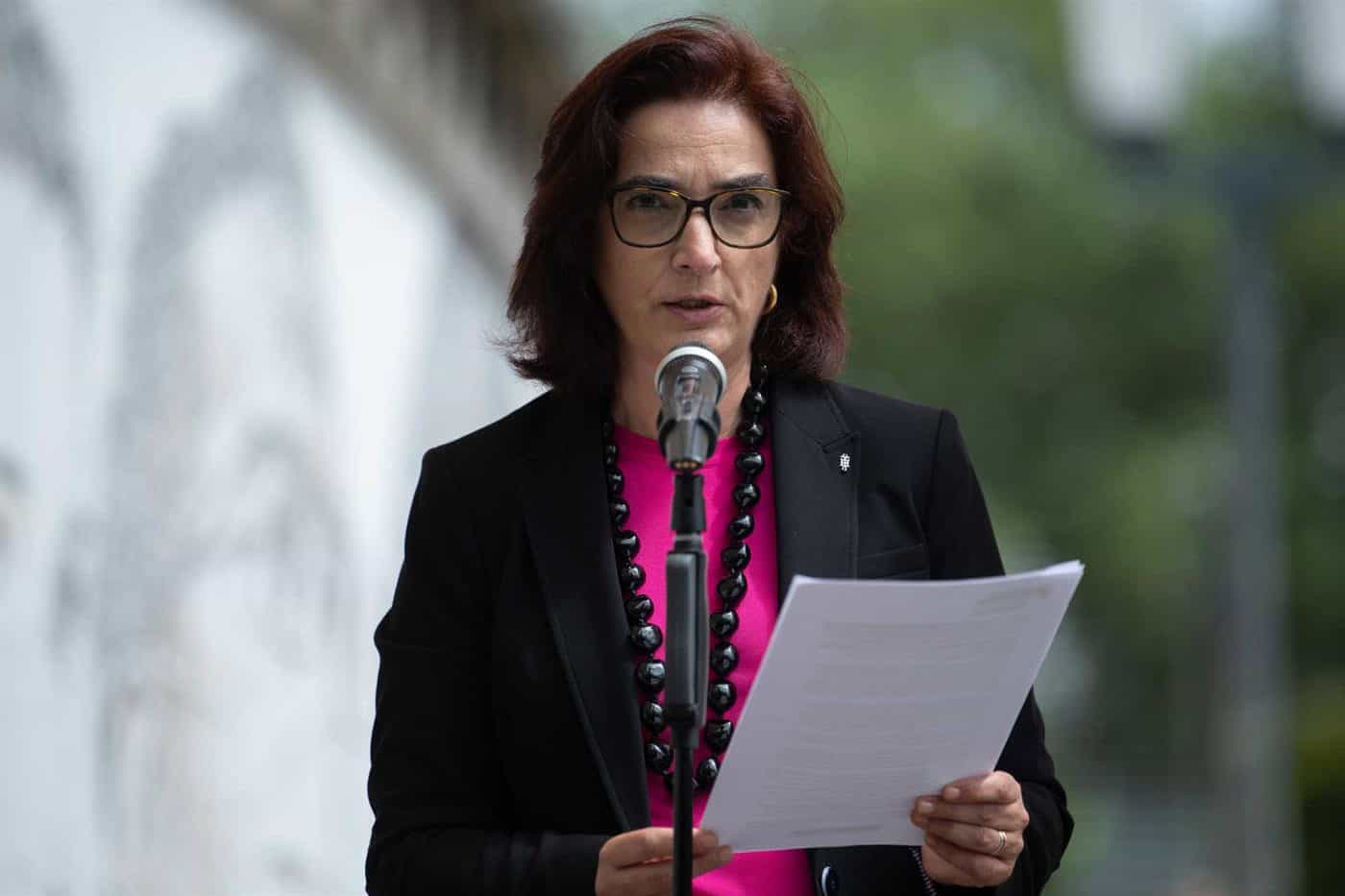 Ministra repudia "todas as formas de assédio" e apela à denúncia formal