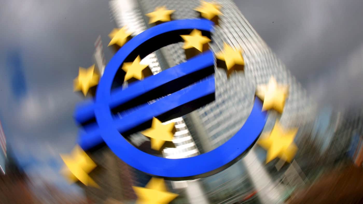 Taxa de inflação da zona euro com forte abrandamento em março para 6,9%