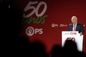 Costa avisa que o PS terá sempre uma guerra pela frente 