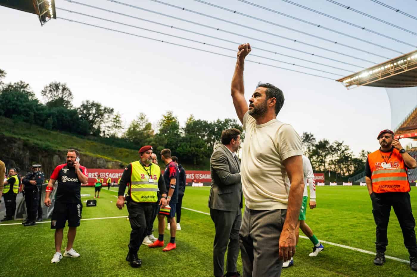"Classificação faz com que se queira mais, mas temos que ser racionais"