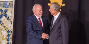 Lula em Portugal para fechar 13 acordos na primeira cimeira luso-brasileira em sete anos 