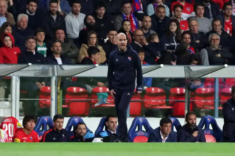 Presidente do Gil Vicente quer manter treinador na próxima época