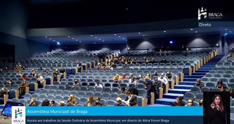 Assembleia aprova contas da CMB de 2022 com elogios da direita e críticas da esquerda