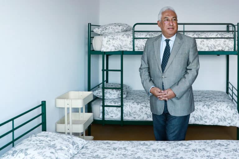 PCP pede ao Governo camas para universitários enquanto residências não se concretizam