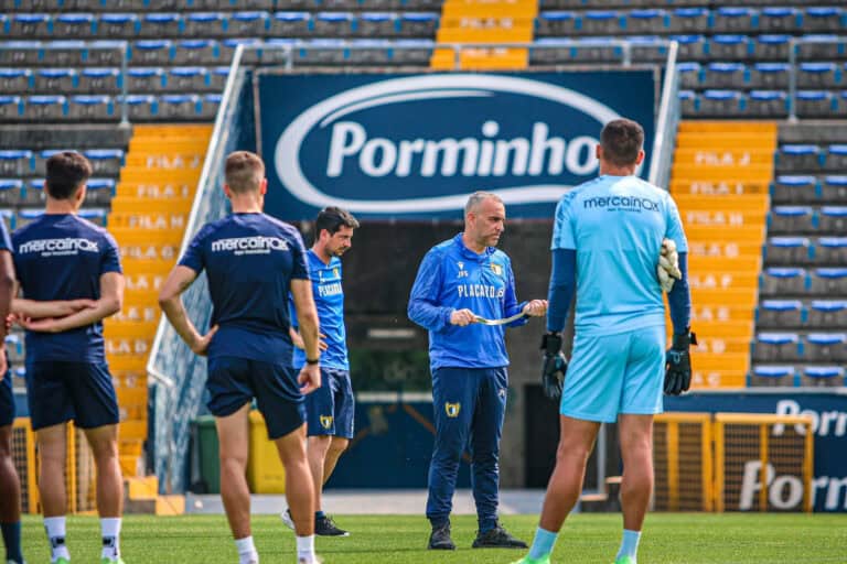 Famalicão recebe Chaves a pensar na Europa