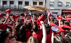 Cortejo Académico sai hoje à rua para mostrar que "a gata paga, mas bufa"