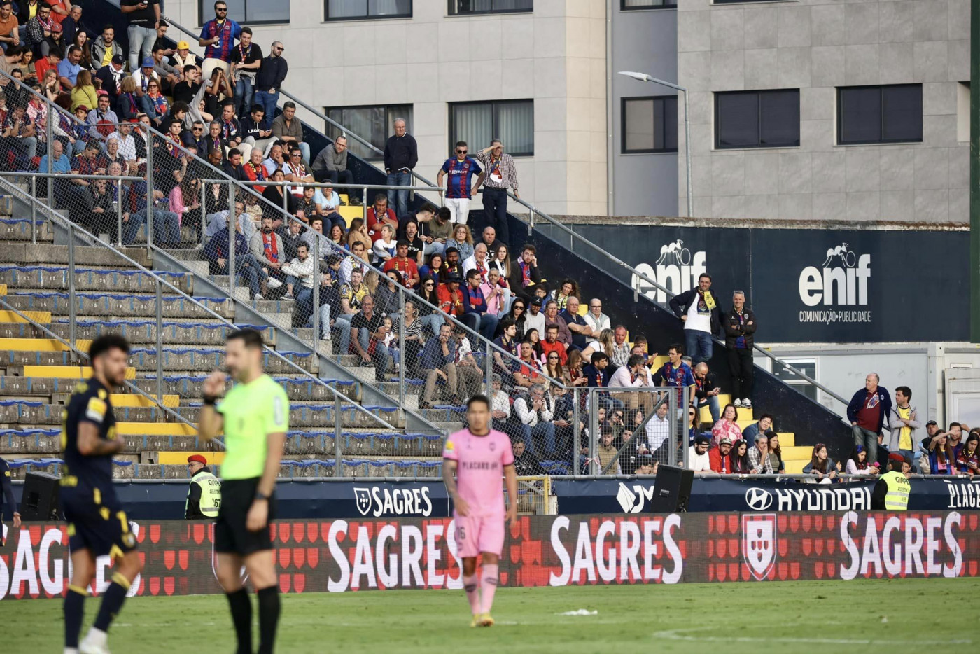 Famalicão perde em casa depois de estar a vencer o Chaves