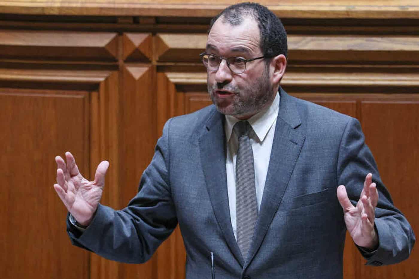 Concurso para vinculação de mais de 10 mil professores arranca na quarta-feira