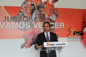 “O governo está a desconsiderar e a desrespeitar Guimarães”