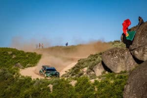 Miguel Correia termina manhã como melhor português no Rali de Portugal