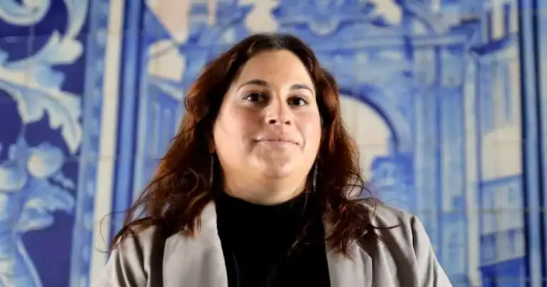 CDU denuncia atrasos na resolução de problemas nas escolas e culpa descentralização