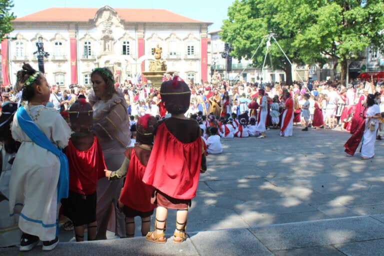 Centenas de crianças dão o mote para o regresso aos tempos de Bracara Augvsta