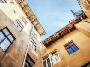 Mais Habitação: propostas do Governo e da oposição debatidas no Parlamento 