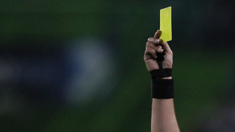 Antigos jogadores de futebol com acesso direto à carreira de árbitro