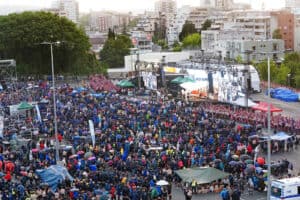 "É fundamental dar sonho à vida, mas o decisivo é dar vida aos sonhos" 