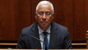 Resposta ao PSD. Costa afirma que ação do SIS não implicou autorização sua ou de Mendonça Mendes 