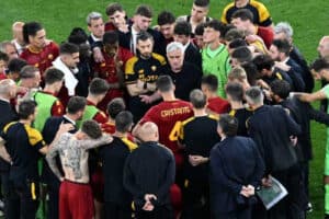 Sevilha bate Roma de Mourinho nos penáltis e conquista 7ª Liga Europa  