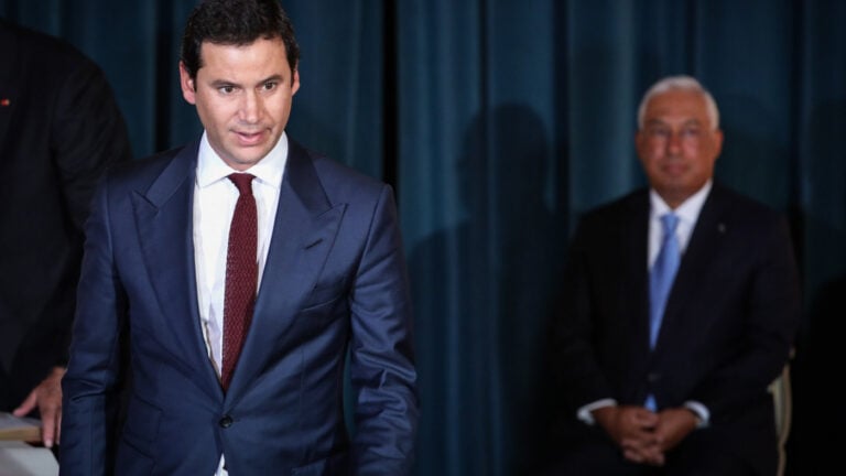 Portugueses querem evitar eleições, demitir Galamba e remodelar o governo&nbsp;