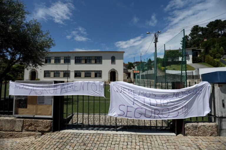 Pais recusam mandar filhos para escola de Tebosa por medo de violência