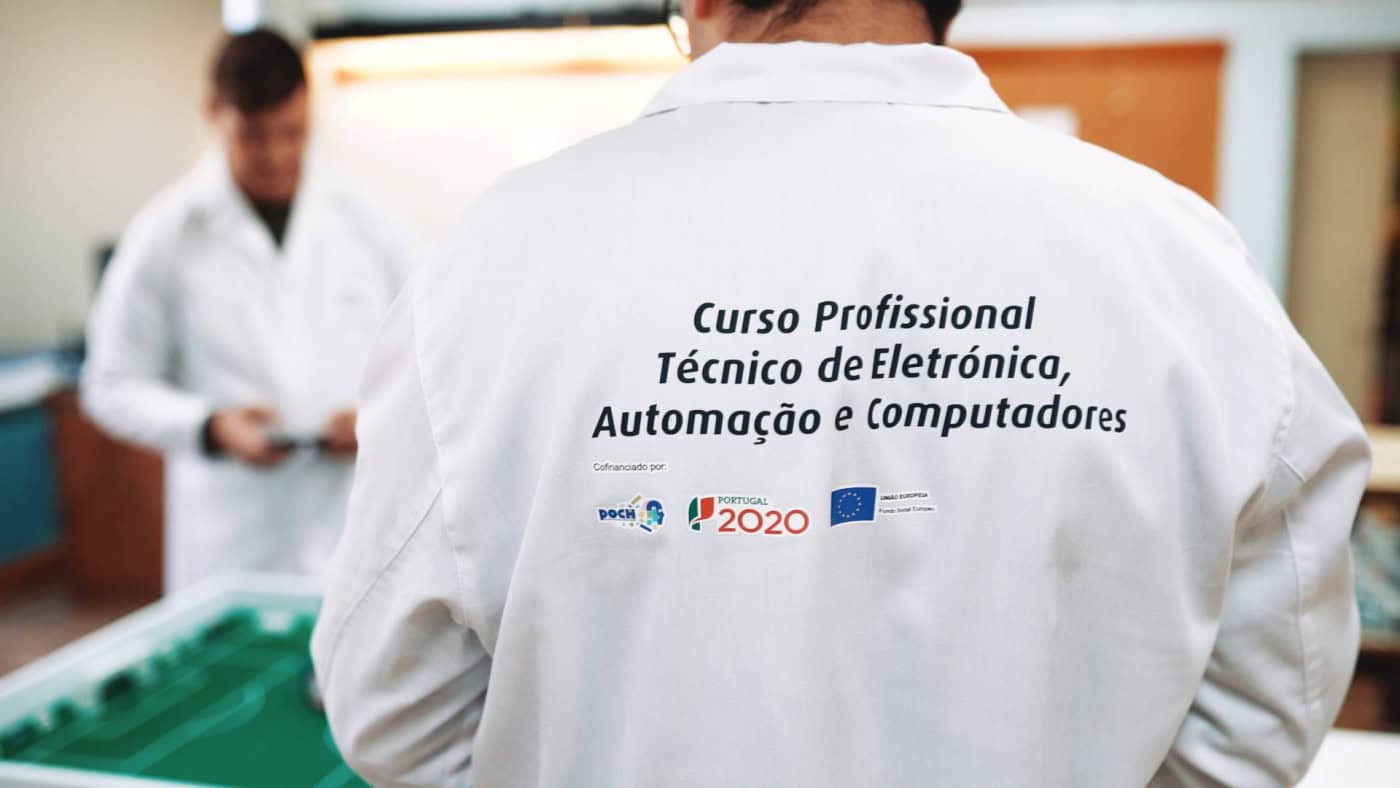 Ensino profissional ainda se associa a baixo desempenho e contexto familiar