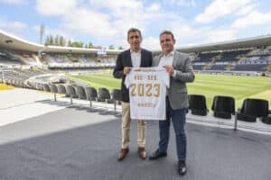 Vitória SC instala 1.900 painéis fotovoltaicos no estádio e no pavilhão