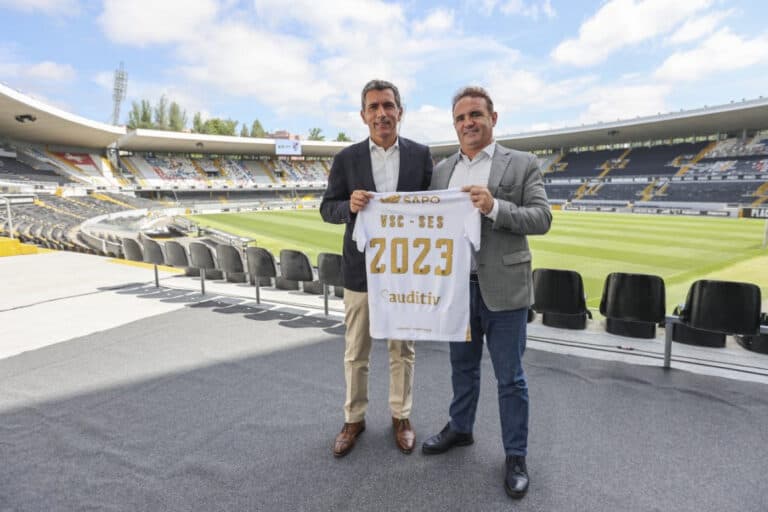 Vitória SC instala 1.900 painéis fotovoltaicos no estádio e no pavilhão