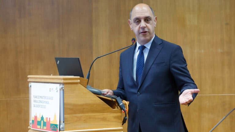 Governo suprime estágios da proposta de revisão dos estatutos da Ordem dos Médicos