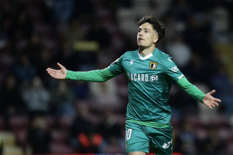 Médio do FC Famalicão eleito jovem jogador do ano