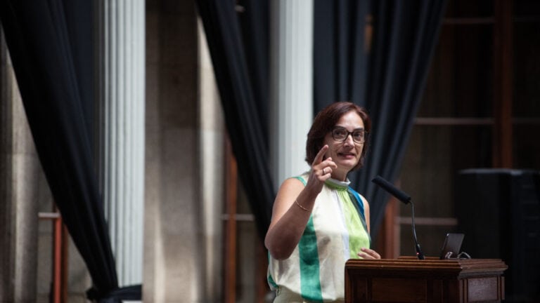 Parcerias com universidades americanas estão "em avaliação"