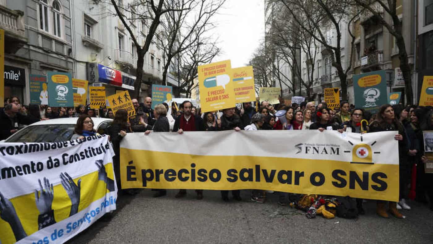 Médicos e Governo voltam hoje às negociações em dia decisivo para acordo&nbsp;