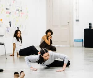 "Narrativas Alternativas". E se as mulheres fossem as protagonistas do 25 de abril?