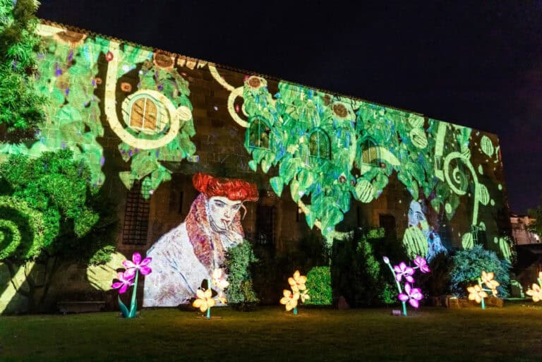 Museu de Alberto Sampaio recebe "viagem luminosa" pelas obras de Monet e Klimt