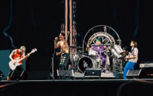 Red Hot Chili Peppers em destaque no primeiro dia do Alive