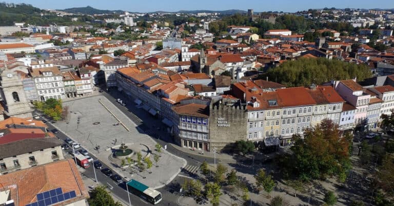 Afinal,ministra da Habitação não anunciou delegação do IHRU em Guimarães