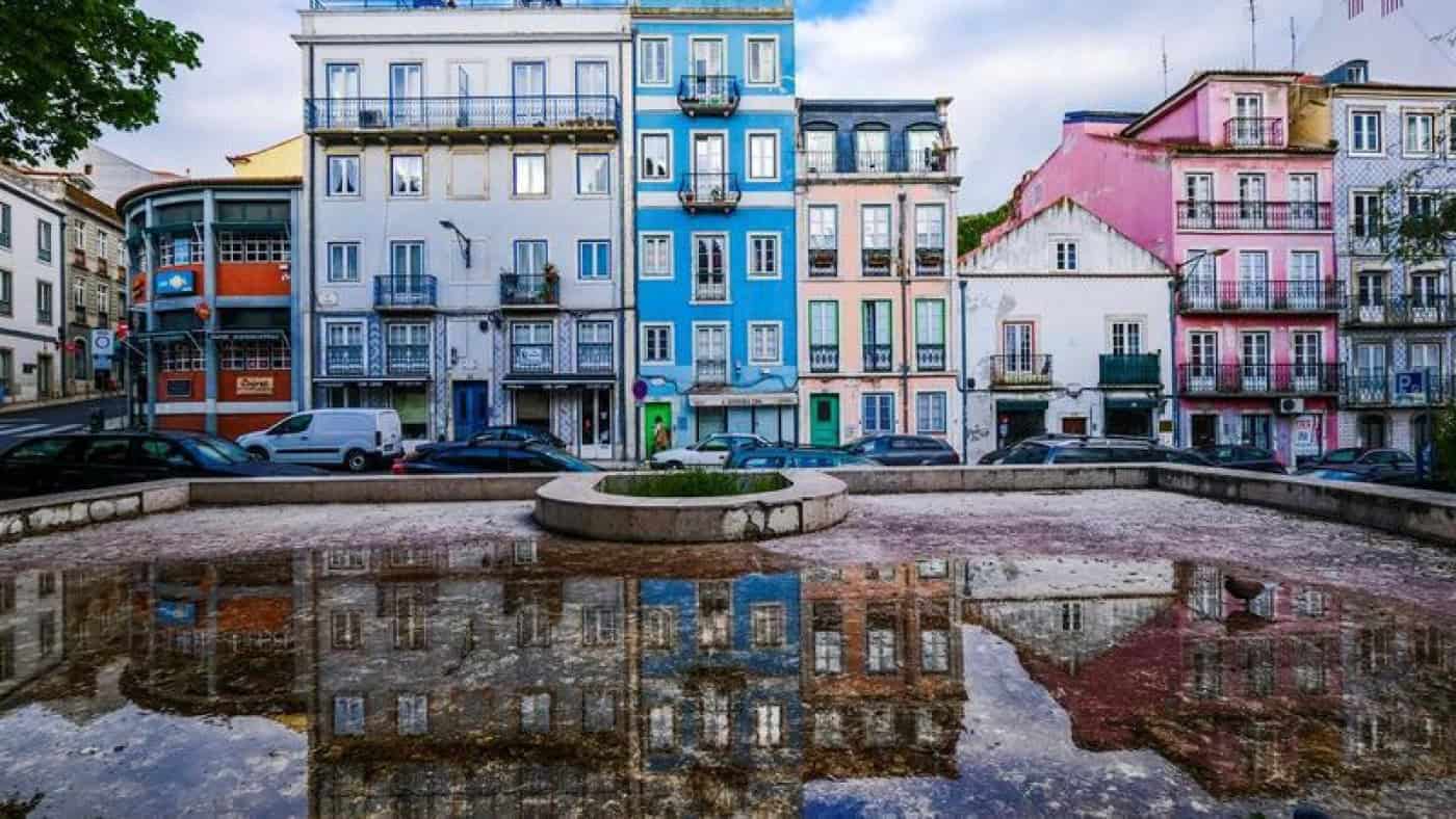 Preço das casas aumenta procura de garagens para viver