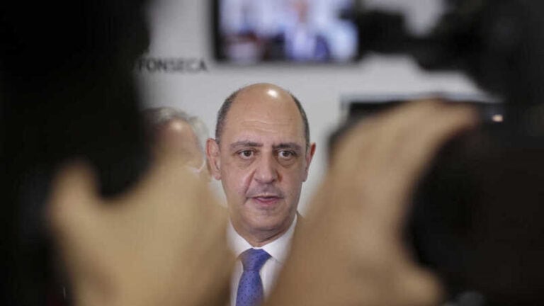 Após dois dias de greve. Sindicatos de médicos e Governo retomam negociações