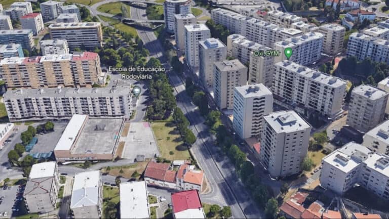 Acidente na Avenida António Macedo provoca longas filas de trânsito em Braga