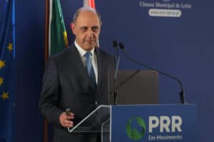 Ministério da Saúde afirma estar “concentrado” nas negociações com os médicos