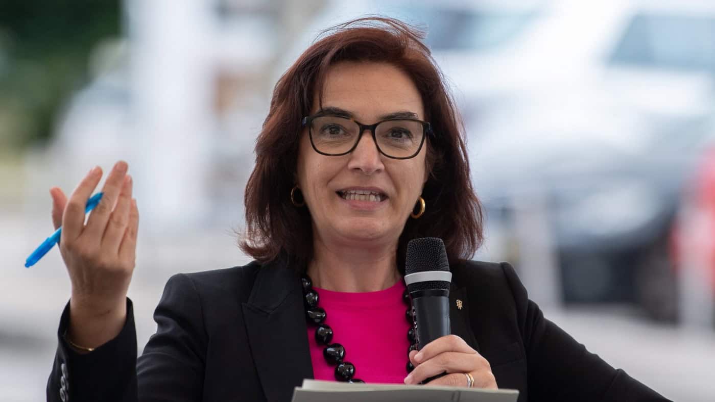 Governo quer criar concurso e colocar cientistas nas empresas, museus ou administração pública