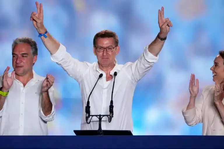 PP vence em Espanha sem conseguir maioria absoluta com VOX