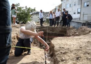 Estudantes de arqueologia da UMinho descobrem vestígios do Fórum da Cidade Romana