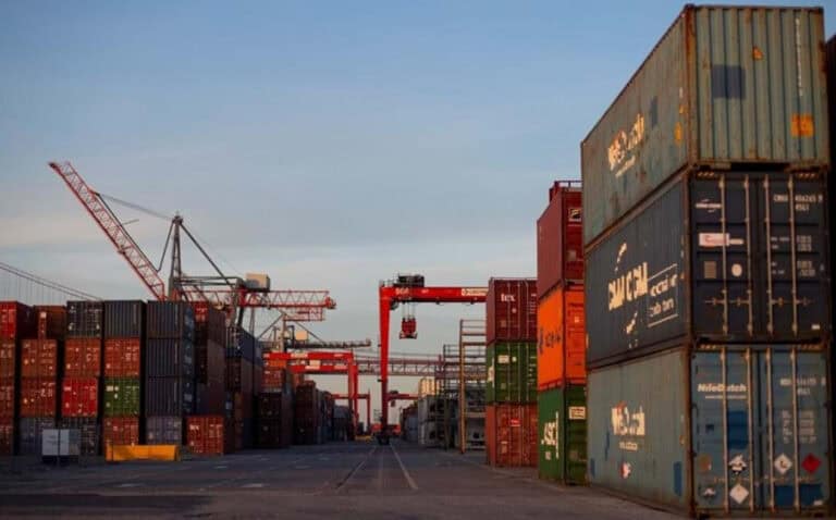 Economia estagnou no segundo trimestre com contributo negativo das exportações