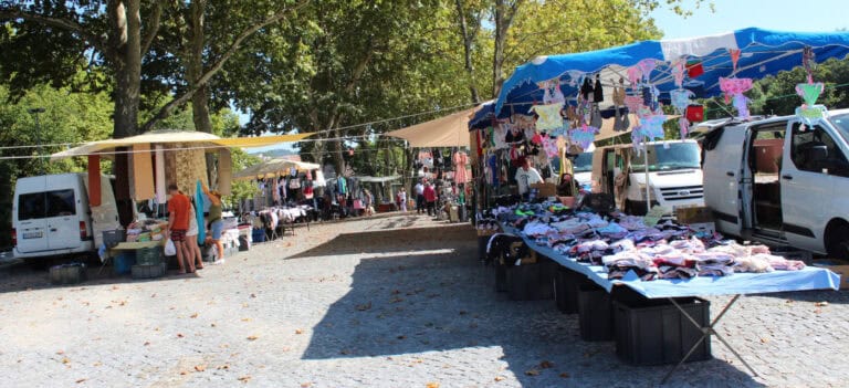 Braga. Feira deserta em agosto deixa vendedores desesperados