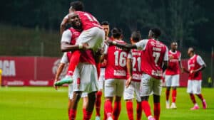 Braga vence e está mais perto do "play-off" da Liga dos Campeões 